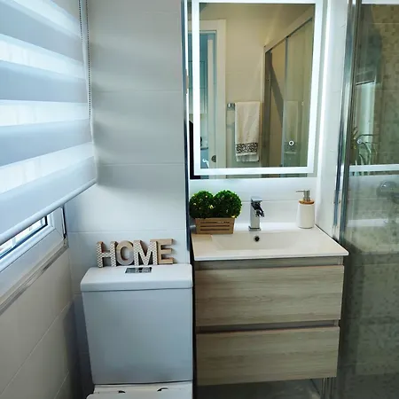 Vista Al Puerto. Apartamento *